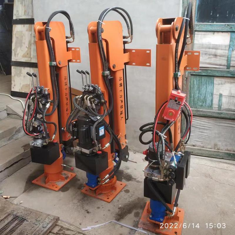 哈尔滨市重汽蓝牌随车吊 3.2吨 国六动力强 液压驱动 农用自卸起重机